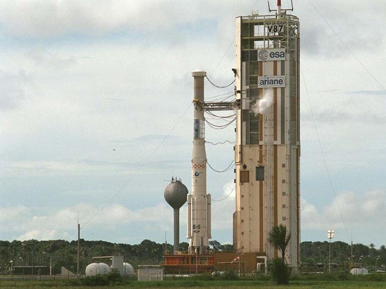 Intelsat 709 at 85.2E 15 min before launch short